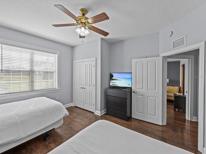 Image No.22-3 Bed Property for sale