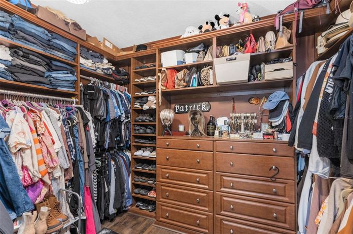 Image No.23-4 Bed Property for sale