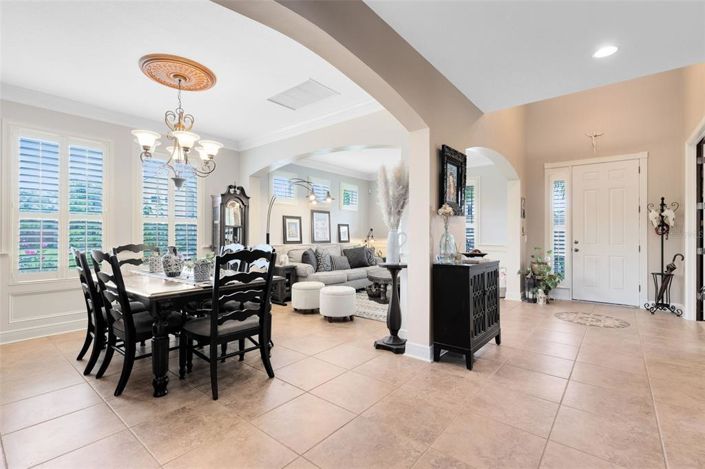 Image No.4-4 Bed Property for sale