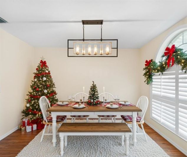 Image No.17-3 Bed Property for sale