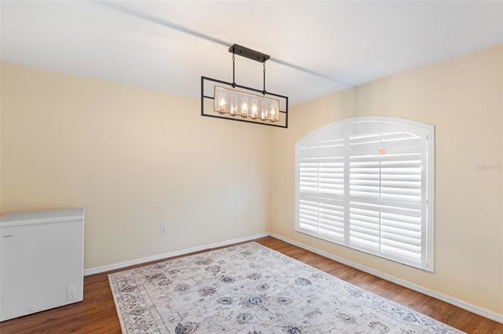 Image No.19-3 Bed Property for sale