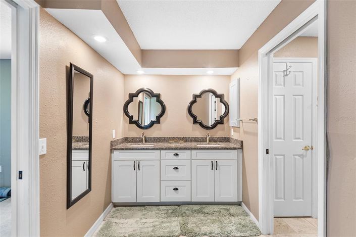 Image No.24-3 Bed Property for sale