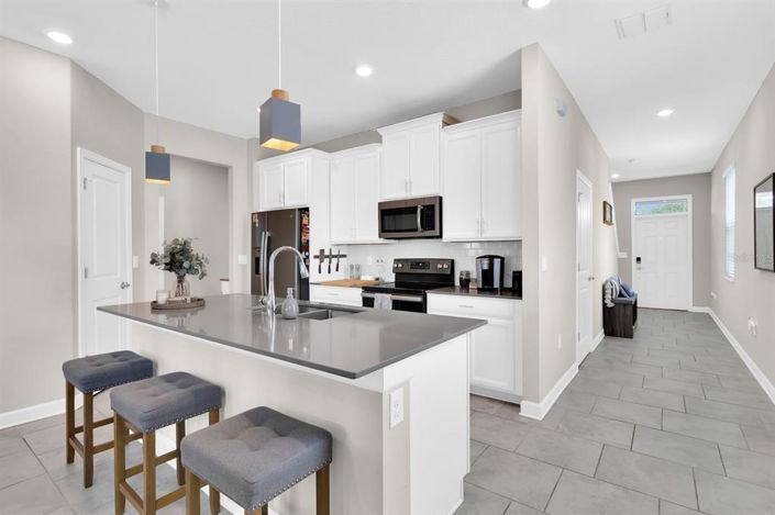 Image No.8-3 Bed Property for sale