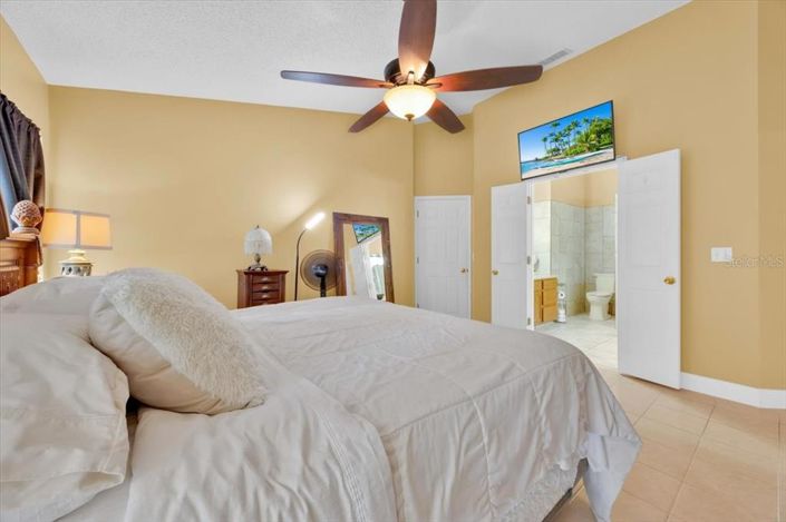 Image No.10-4 Bed Property for sale