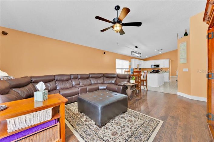 Image No.19-4 Bed Property for sale