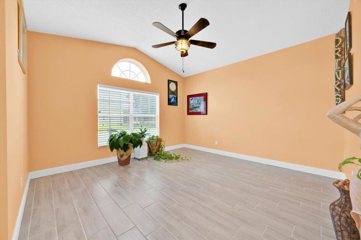 Image No.4-4 Bed Property for sale