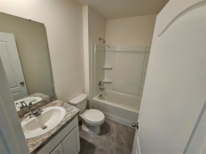 Image No.12-3 Bed Property for sale