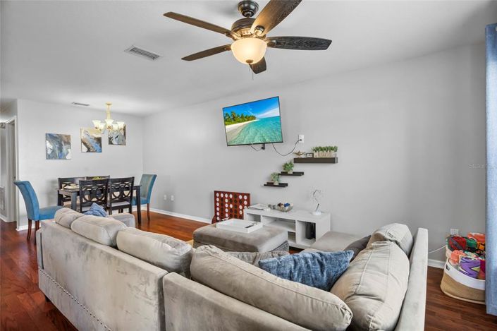 Image No.10-4 Bed Townhouse for sale