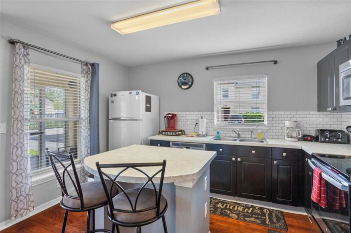 Image No.12-4 Bed Townhouse for sale