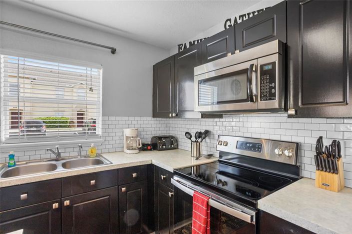 Image No.15-4 Bed Townhouse for sale