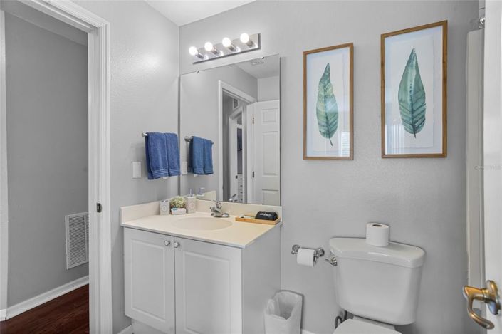 Image No.20-4 Bed Townhouse for sale