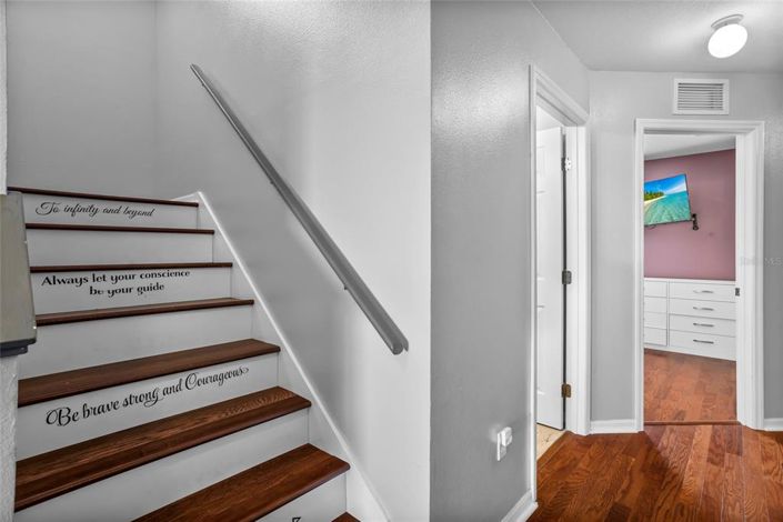 Image No.23-4 Bed Townhouse for sale