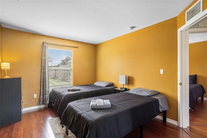 Image No.26-4 Bed Townhouse for sale