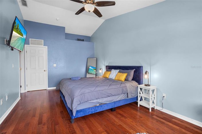 Image No.32-4 Bed Townhouse for sale