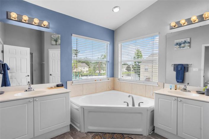 Image No.34-4 Bed Townhouse for sale