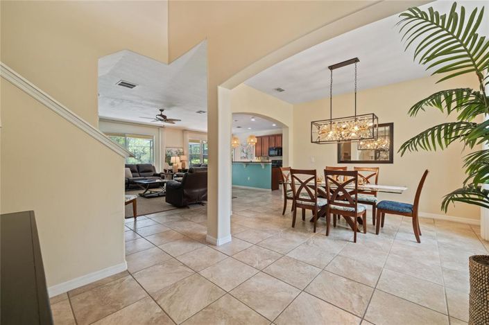 Image No.12-5 Bed Property for sale