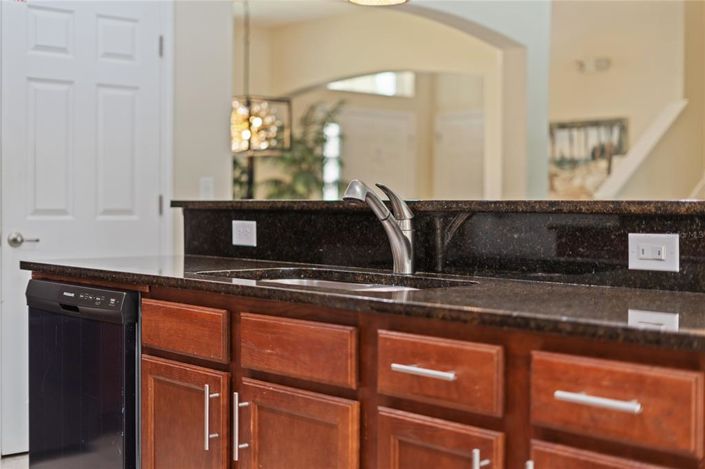 Image No.14-5 Bed Property for sale