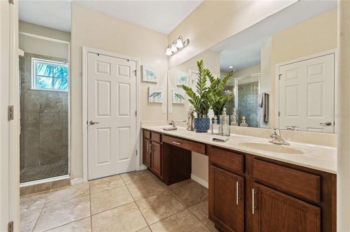 Image No.21-5 Bed Property for sale