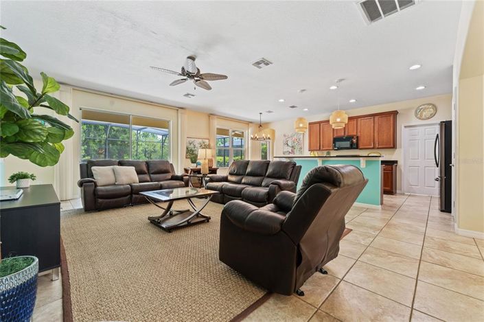 Image No.5-5 Bed Property for sale