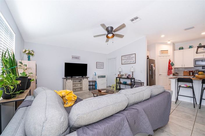 Image No.8-3 Bed Property for sale