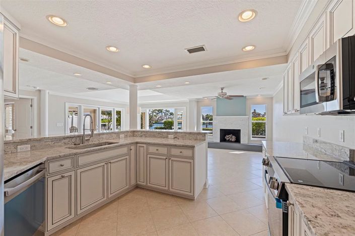 Image No.14-3 Bed Property for sale