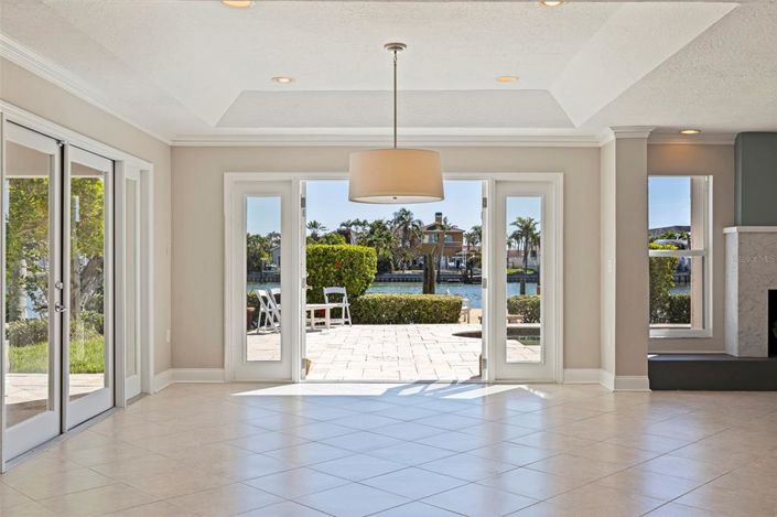 Image No.8-3 Bed Property for sale