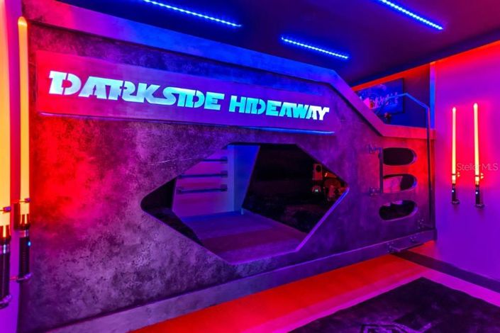 Image No.10-5 Bed Property for sale