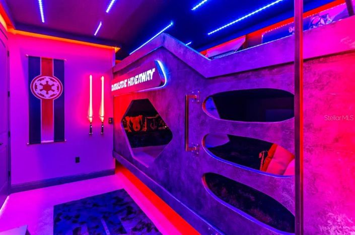 Image No.11-5 Bed Property for sale