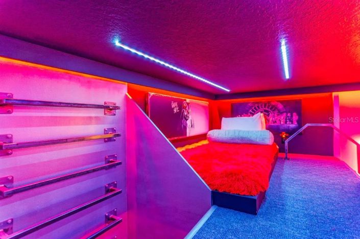 Image No.13-5 Bed Property for sale