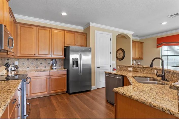 Image No.20-5 Bed Property for sale