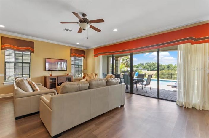 Image No.22-5 Bed Property for sale