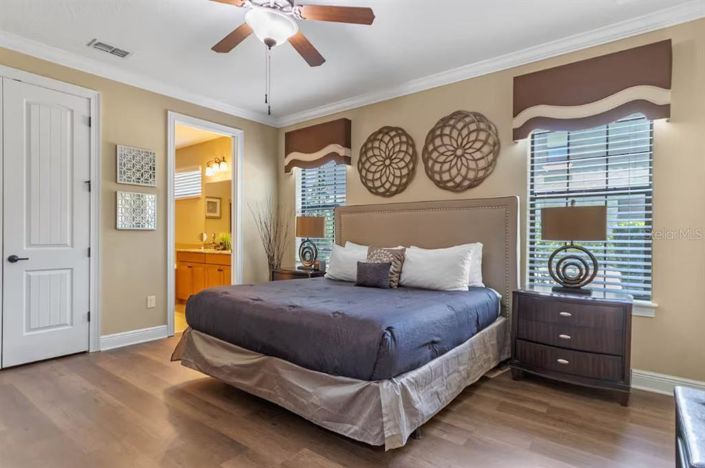 Image No.24-5 Bed Property for sale