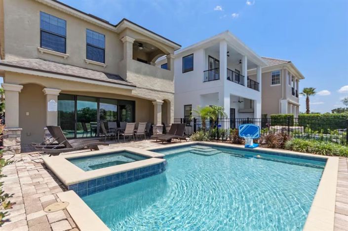 Image No.3-5 Bed Property for sale