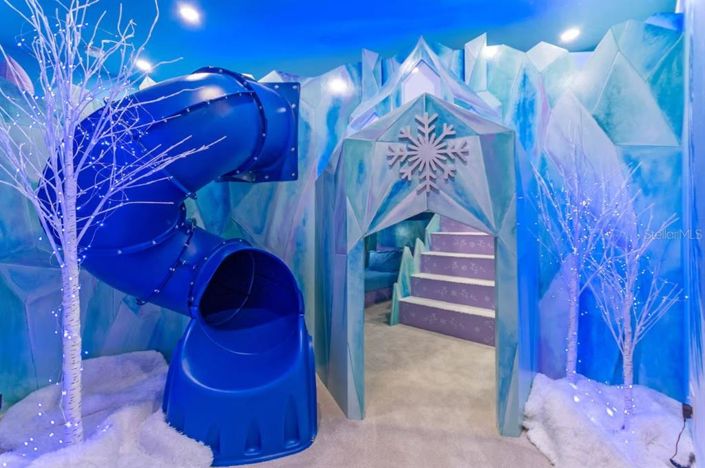 Image No.5-5 Bed Property for sale