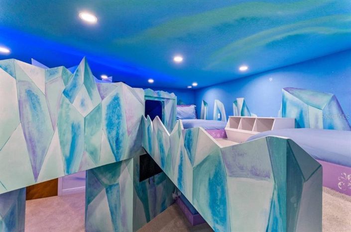 Image No.7-5 Bed Property for sale