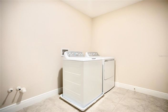 Image No.22-5 Bed Property for sale