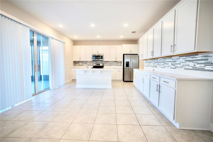 Image No.4-5 Bed Property for sale