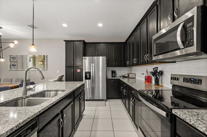 Image No.13-5 Bed Townhouse for sale