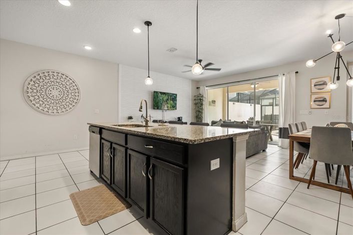 Image No.14-5 Bed Townhouse for sale