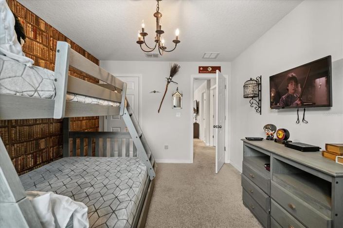 Image No.16-5 Bed Townhouse for sale