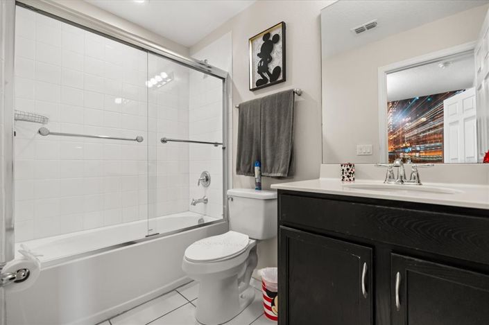 Image No.17-5 Bed Townhouse for sale