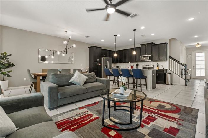 Image No.9-5 Bed Townhouse for sale