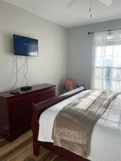 Image No.12-3 Bed Property for sale