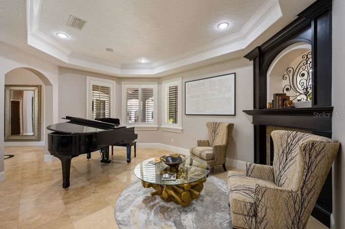 Image No.17-5 Bed Property for sale