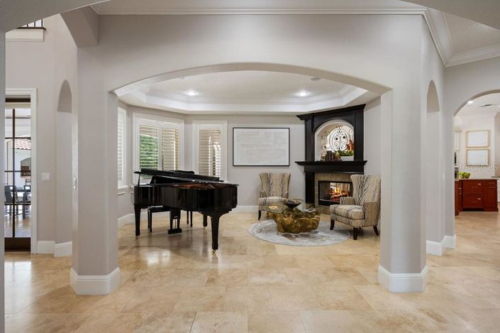 Image No.18-5 Bed Property for sale