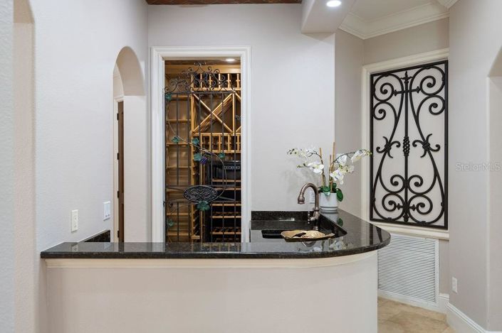 Image No.19-5 Bed Property for sale