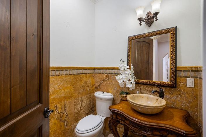 Image No.26-5 Bed Property for sale