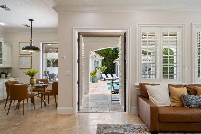 Image No.32-5 Bed Property for sale