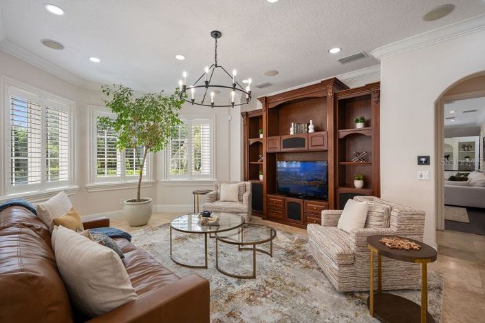 Image No.33-5 Bed Property for sale