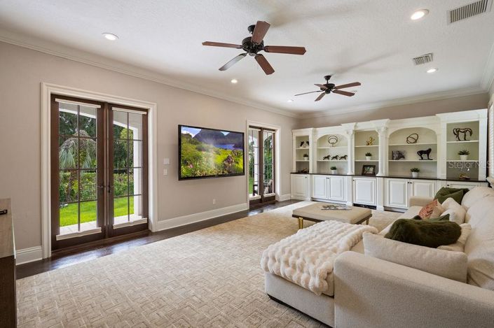 Image No.37-5 Bed Property for sale